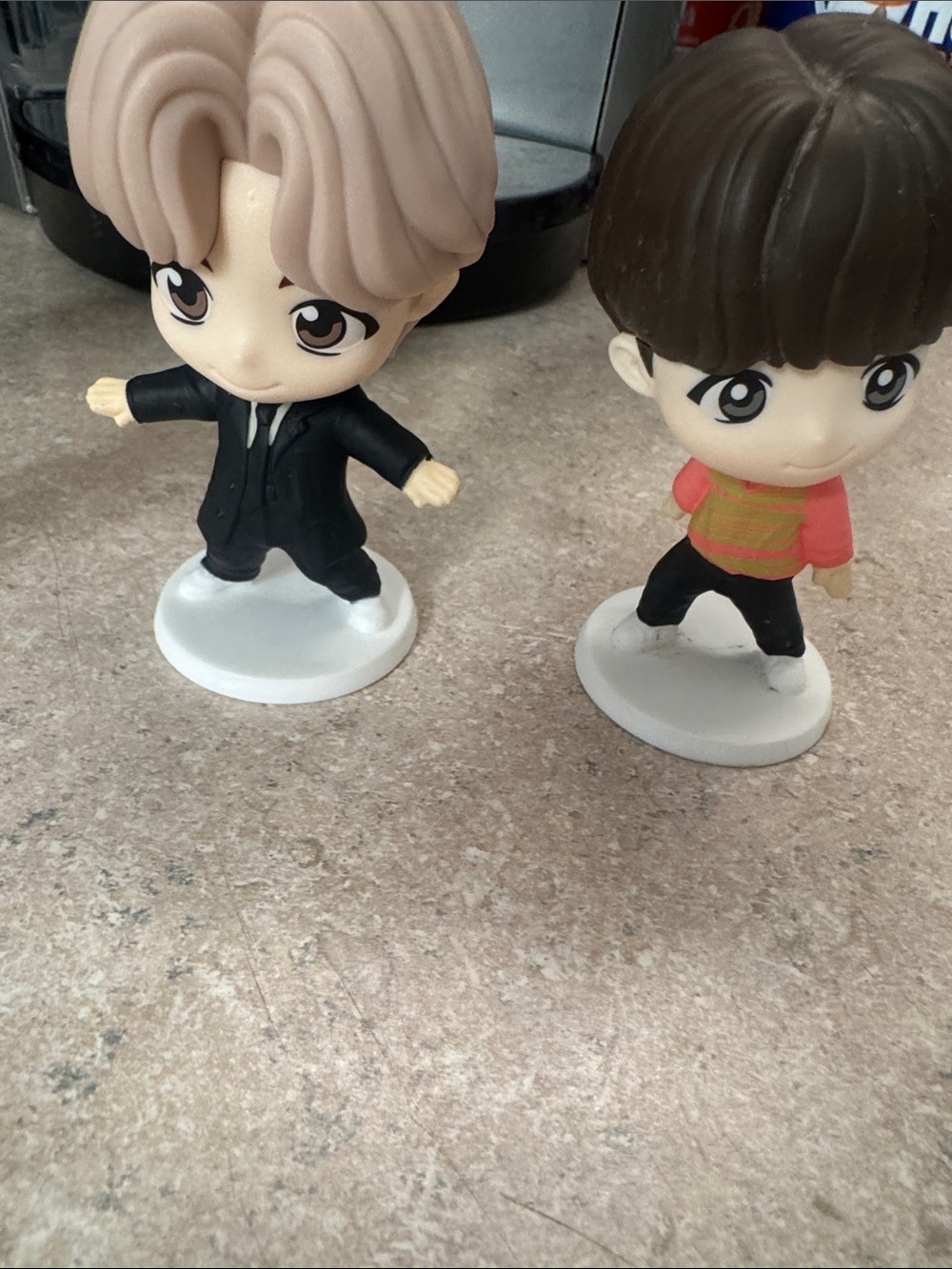 Kawaii Boys Collectible Figure Toy Set - Pink Hair & Brown Hair